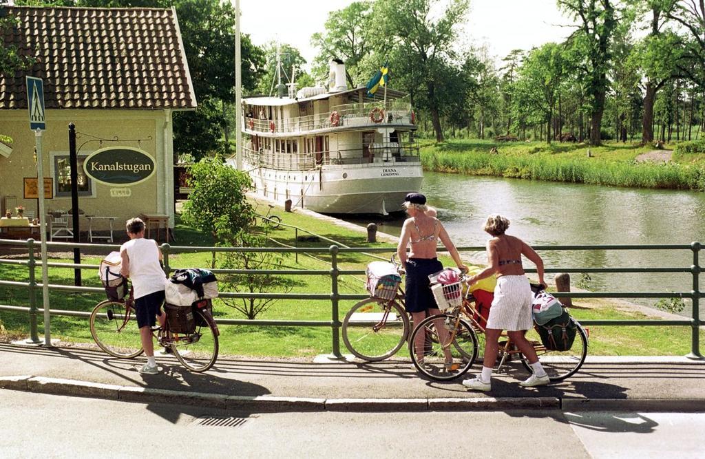 Stf Glasbruket Hostel & Apartments Borensberg Bagian luar foto