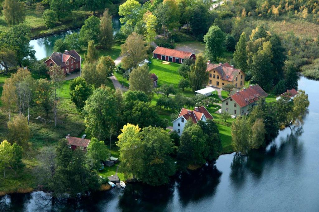 Stf Glasbruket Hostel & Apartments Borensberg Bagian luar foto